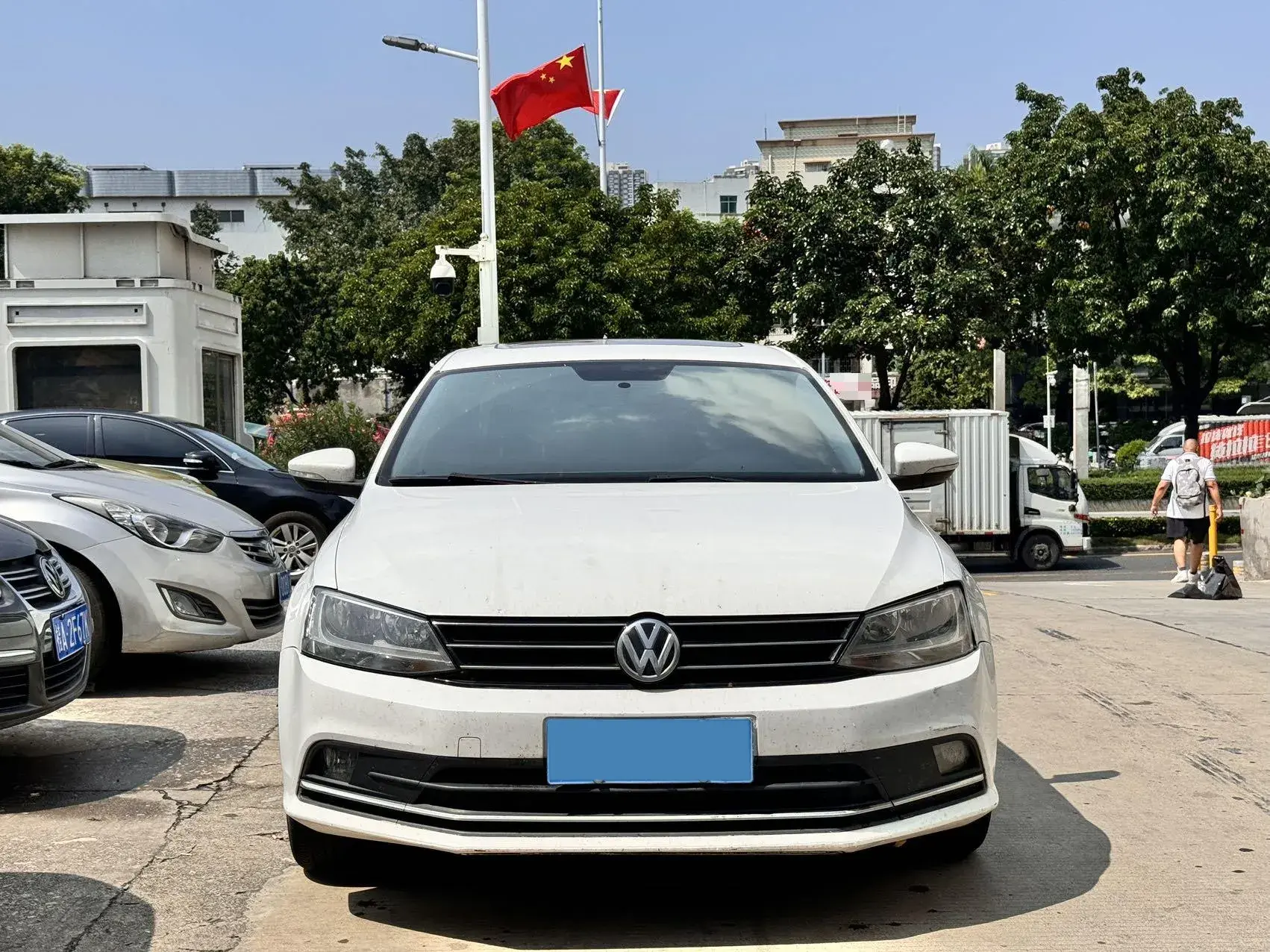 2018 VOLKSWAGEN SAGITAR thumbnail 2