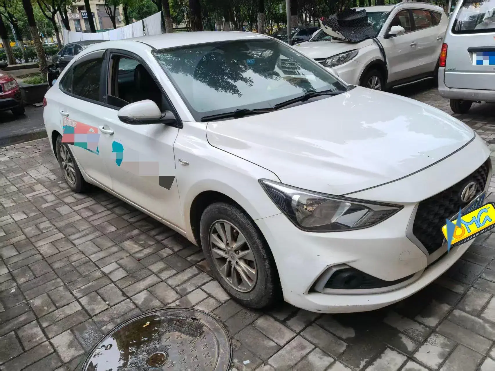 2017 HYUNDAI CELESTA thumbnail 3