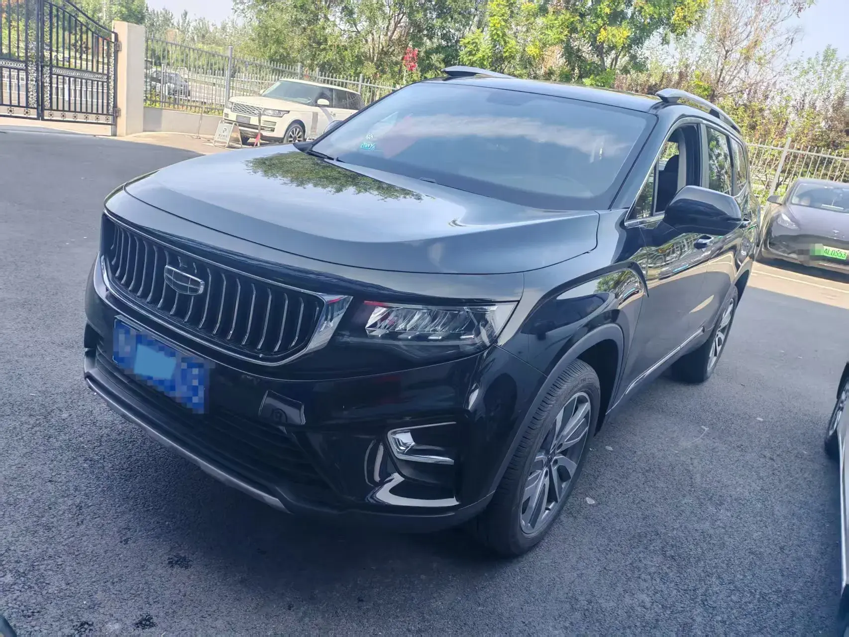 2022 GEELY OKAVANGO view 1