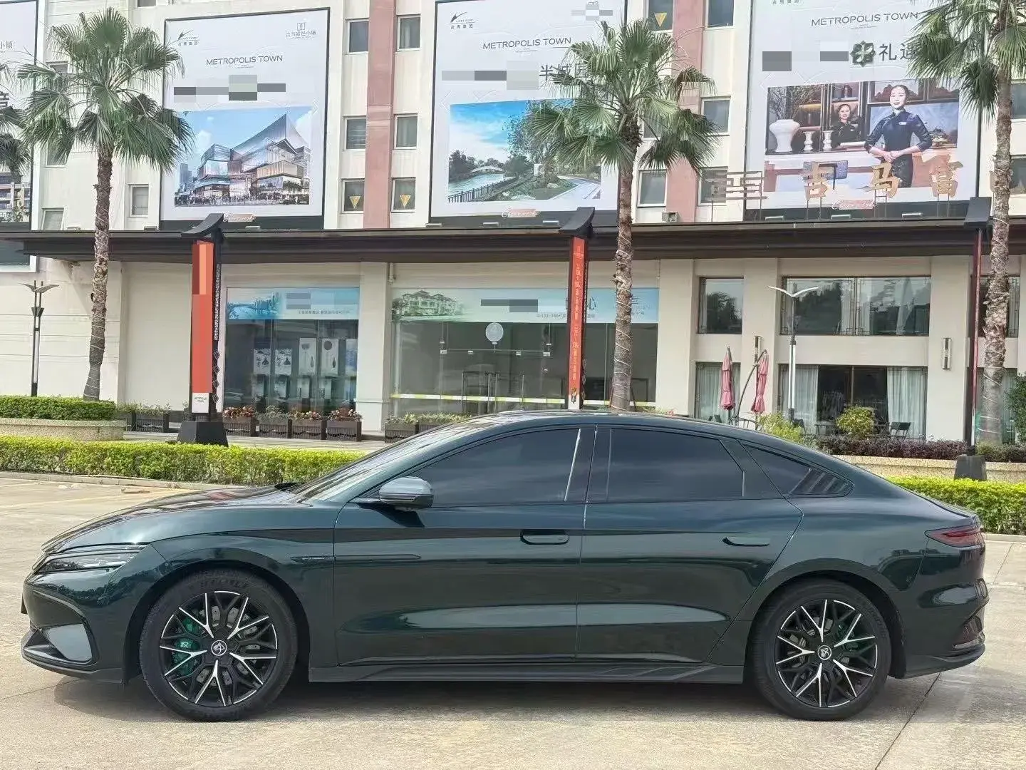 2022 BYD HAN thumbnail 3