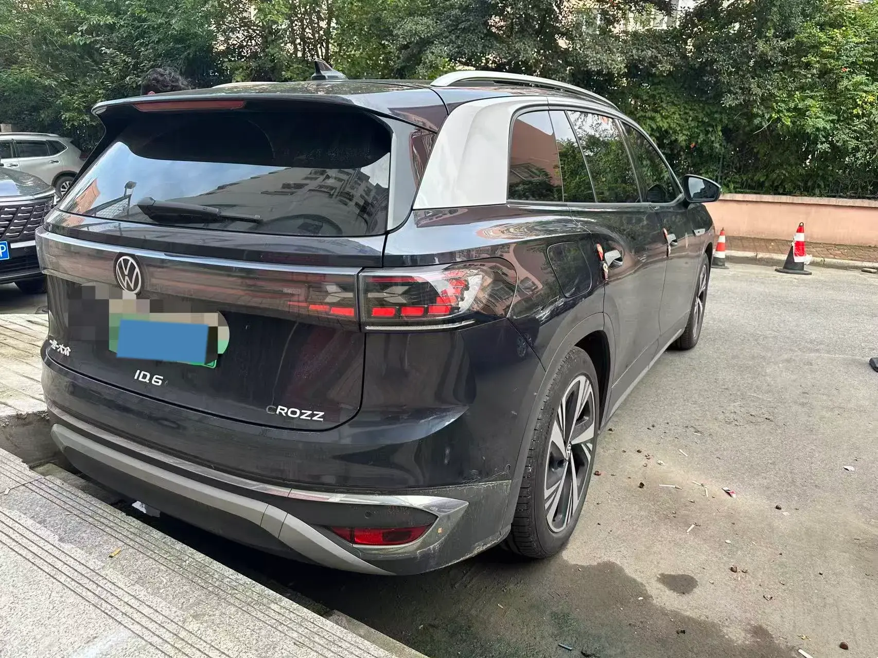 2022 VOLKSWAGEN ID.6 thumbnail 2