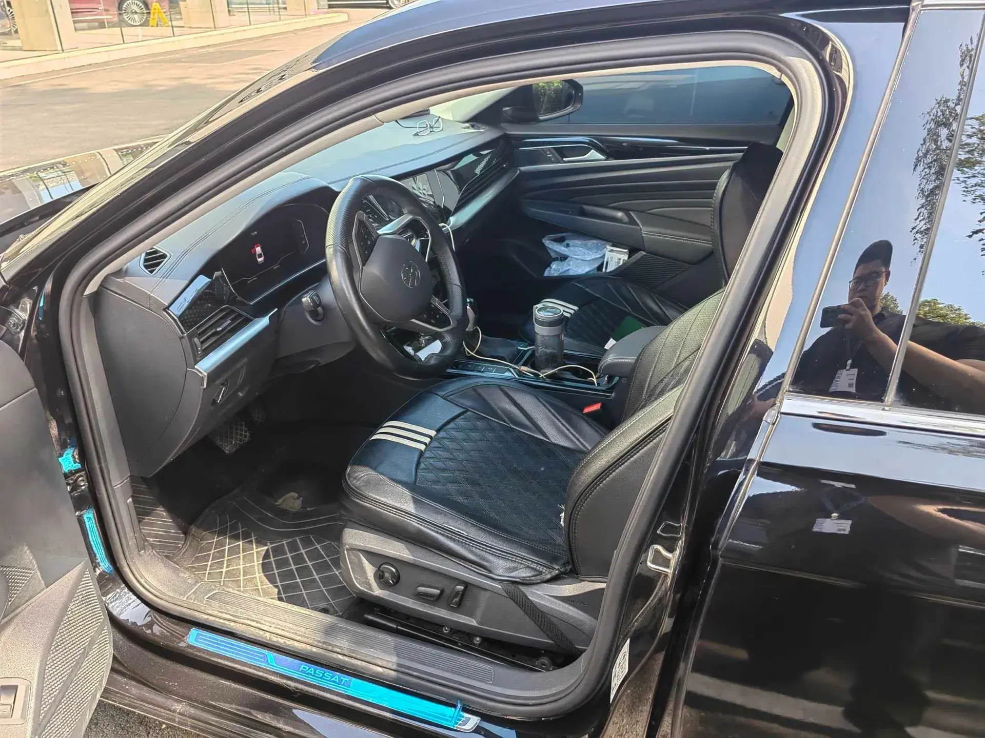 2022 VOLKSWAGEN PASSAT thumbnail 2