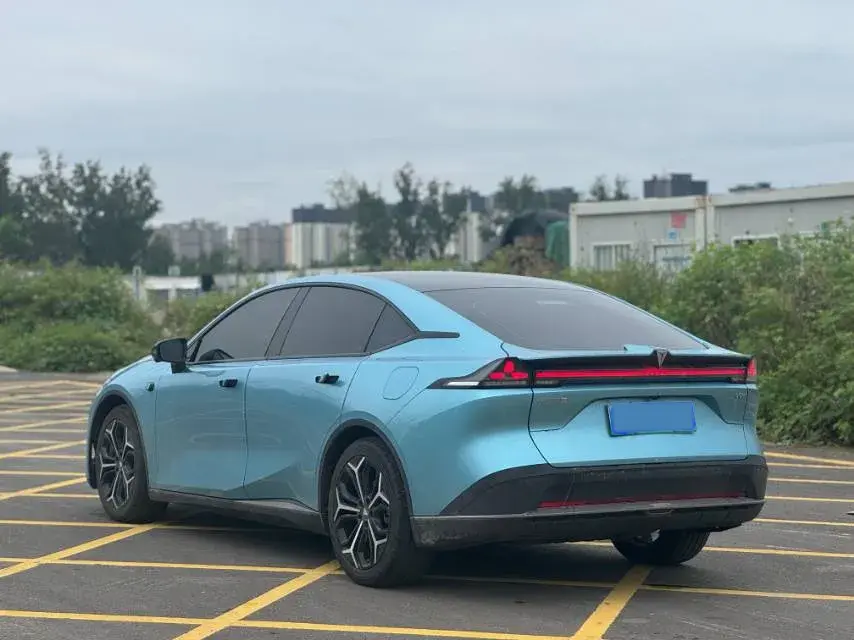 2024 DEEPAL L07 thumbnail 4