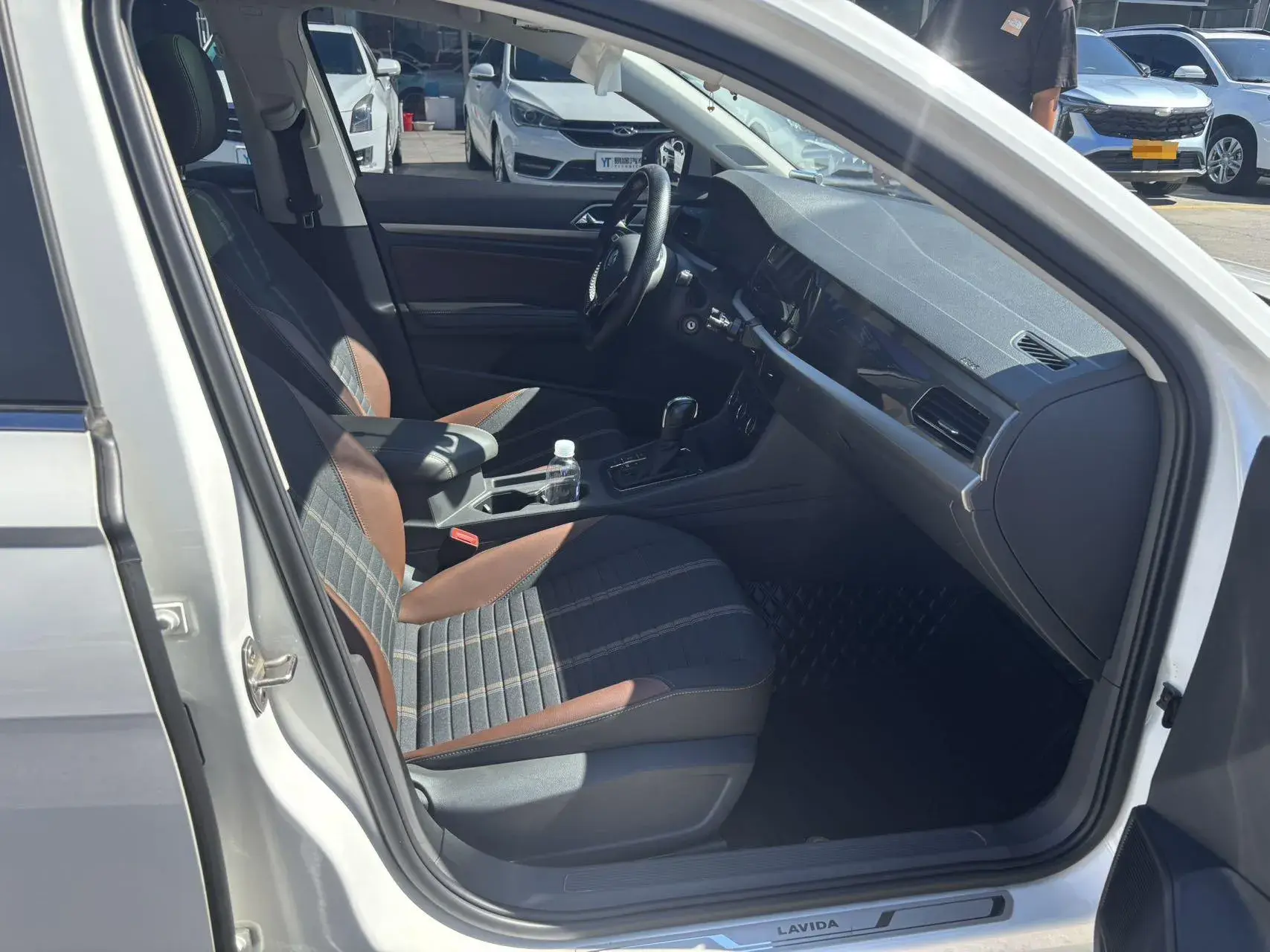 2018 VOLKSWAGEN LAVIDA thumbnail 4