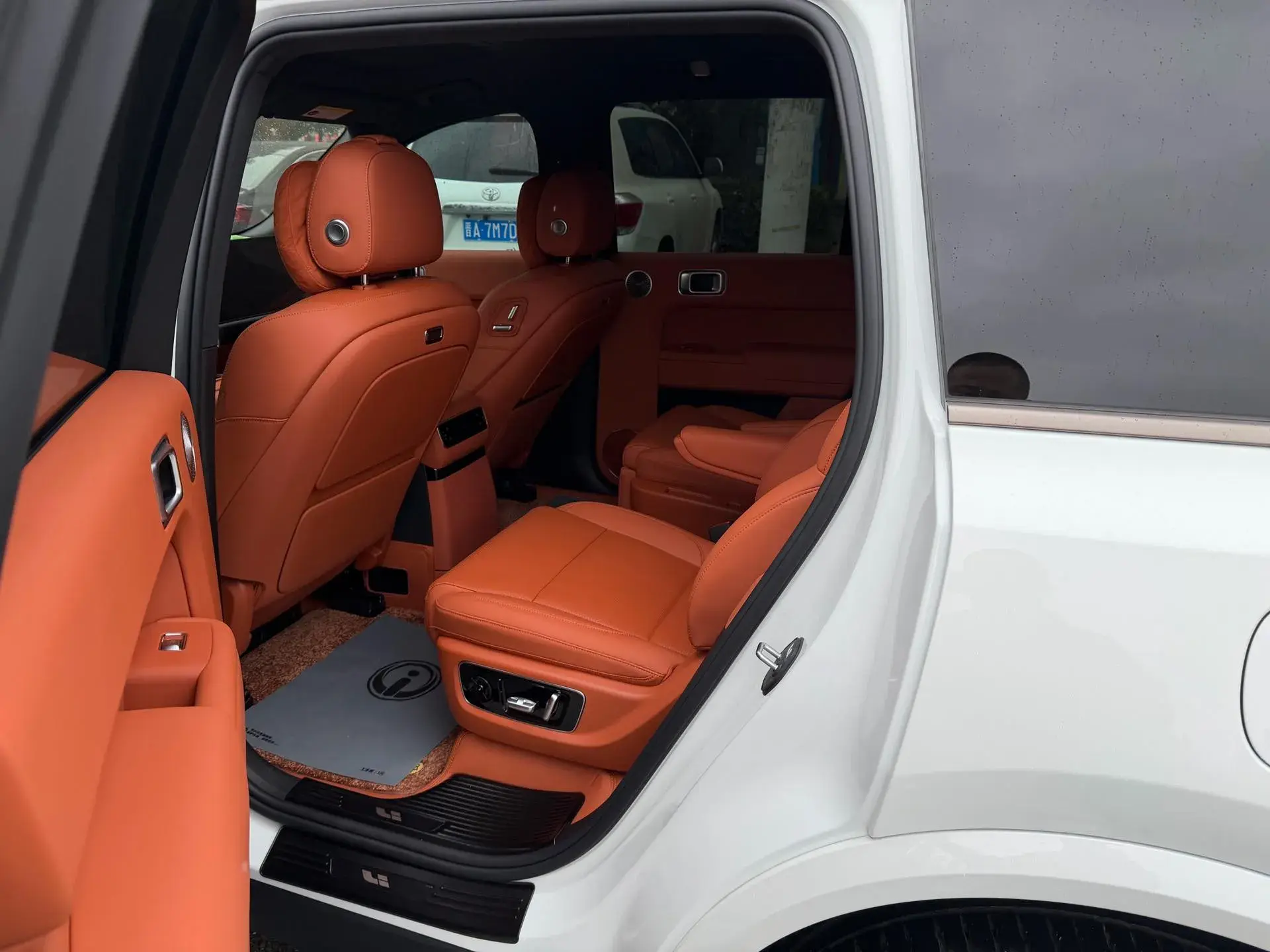 2025 LI L9 thumbnail 3