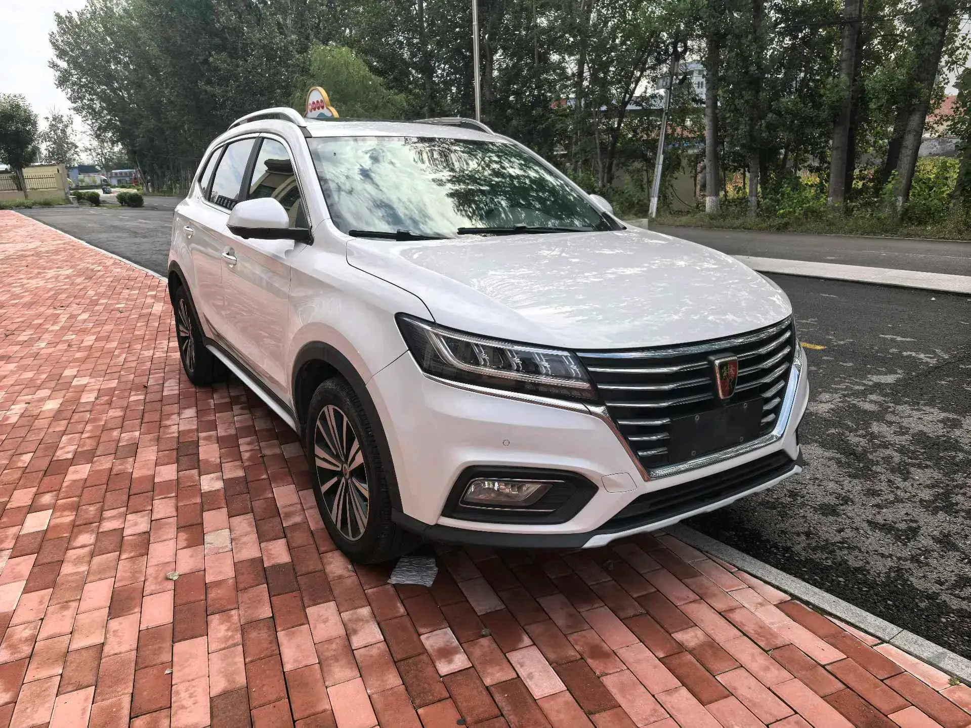 2017 ROEWE RX5 thumbnail 3