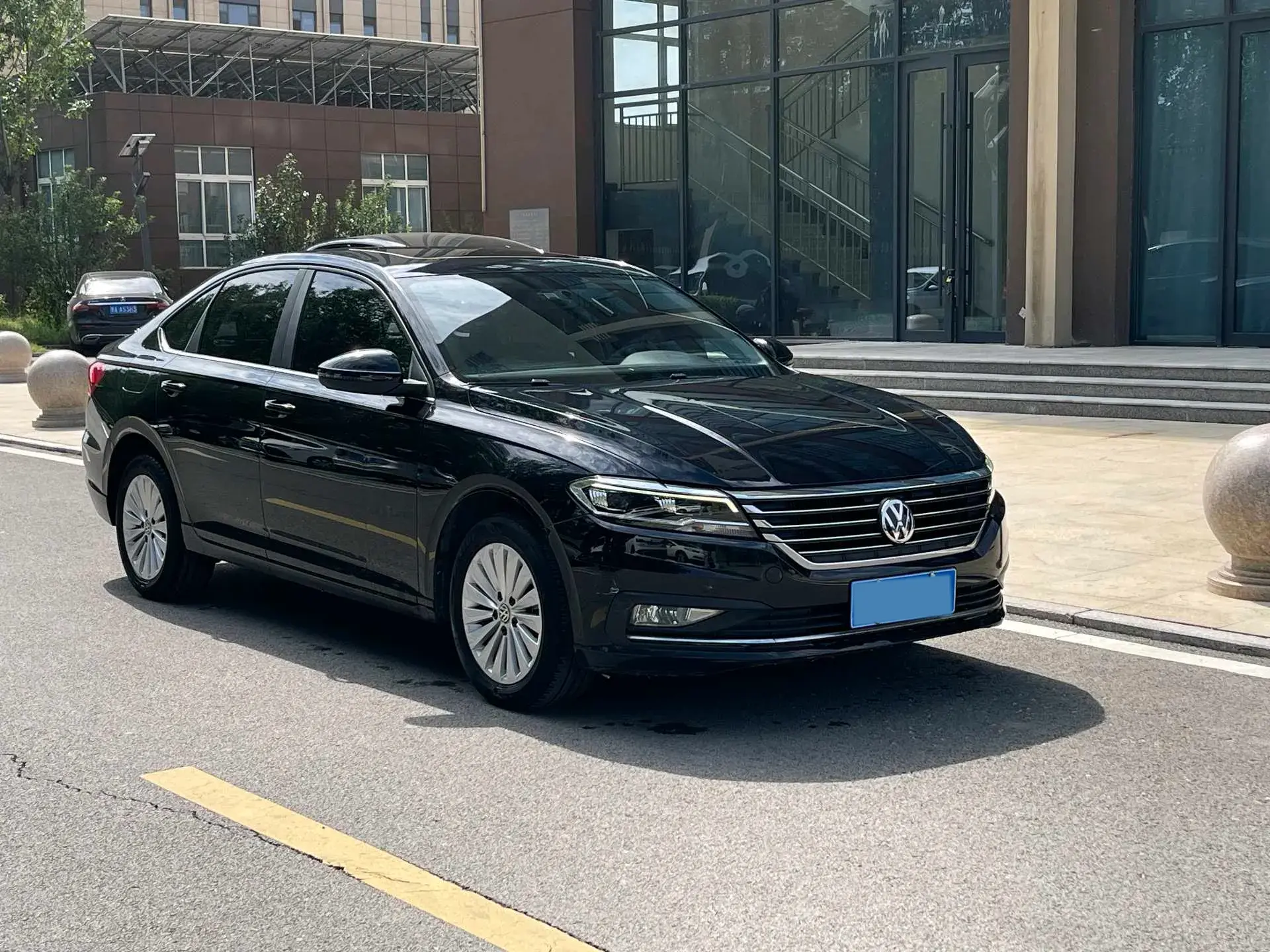 2018 VOLKSWAGEN LAVIDA thumbnail 2