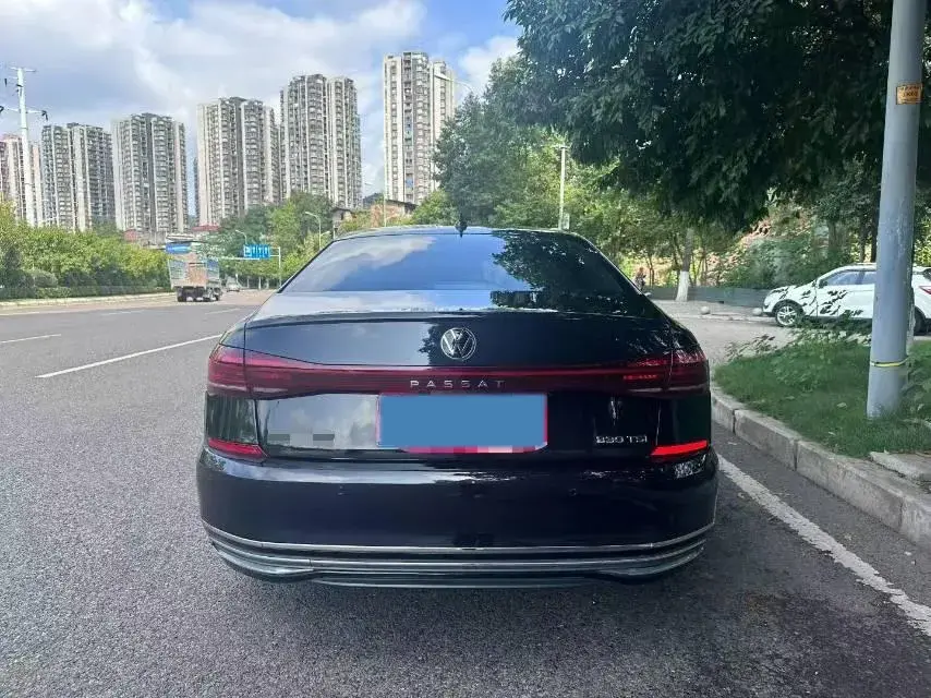2023 VOLKSWAGEN PASSAT thumbnail 4
