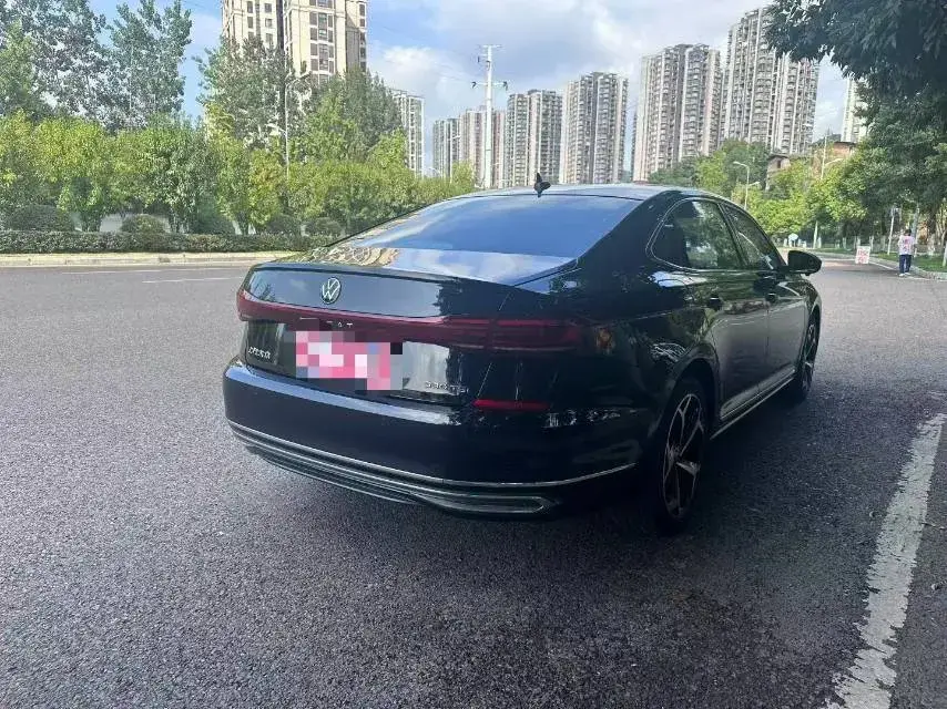 2023 VOLKSWAGEN PASSAT thumbnail 3