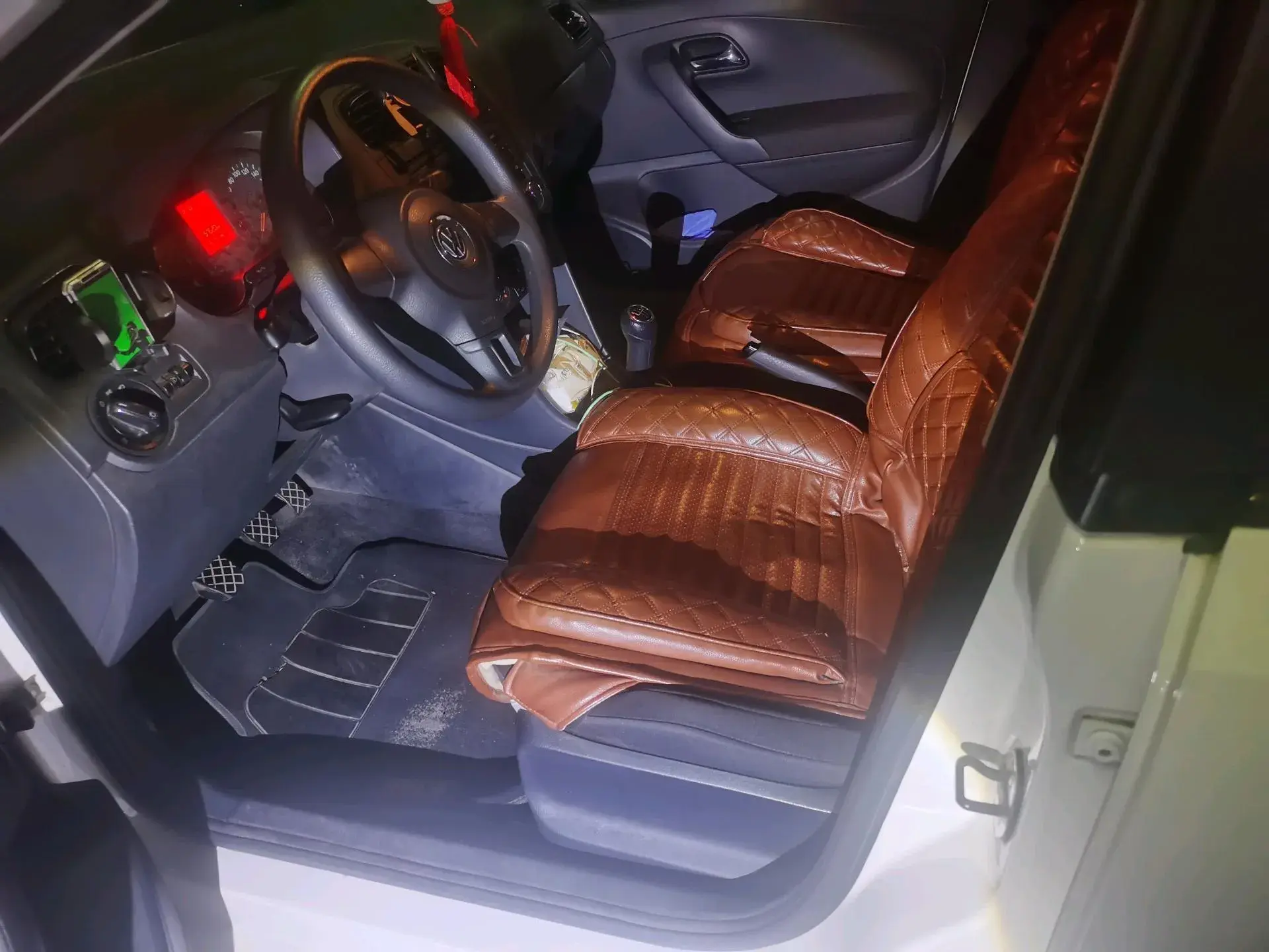 2019 VOLKSWAGEN MAGOTAN thumbnail 3