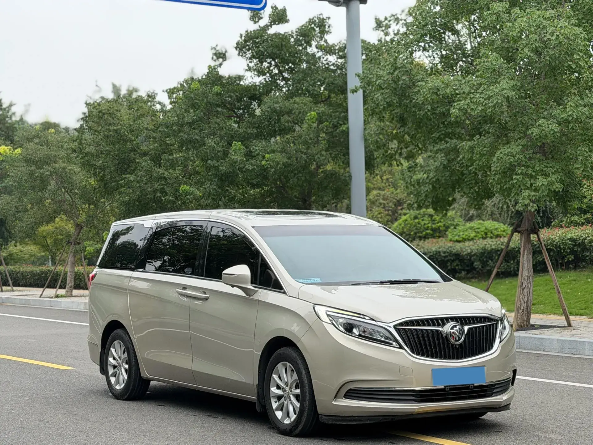 2018 BUICK GL8 thumbnail 3