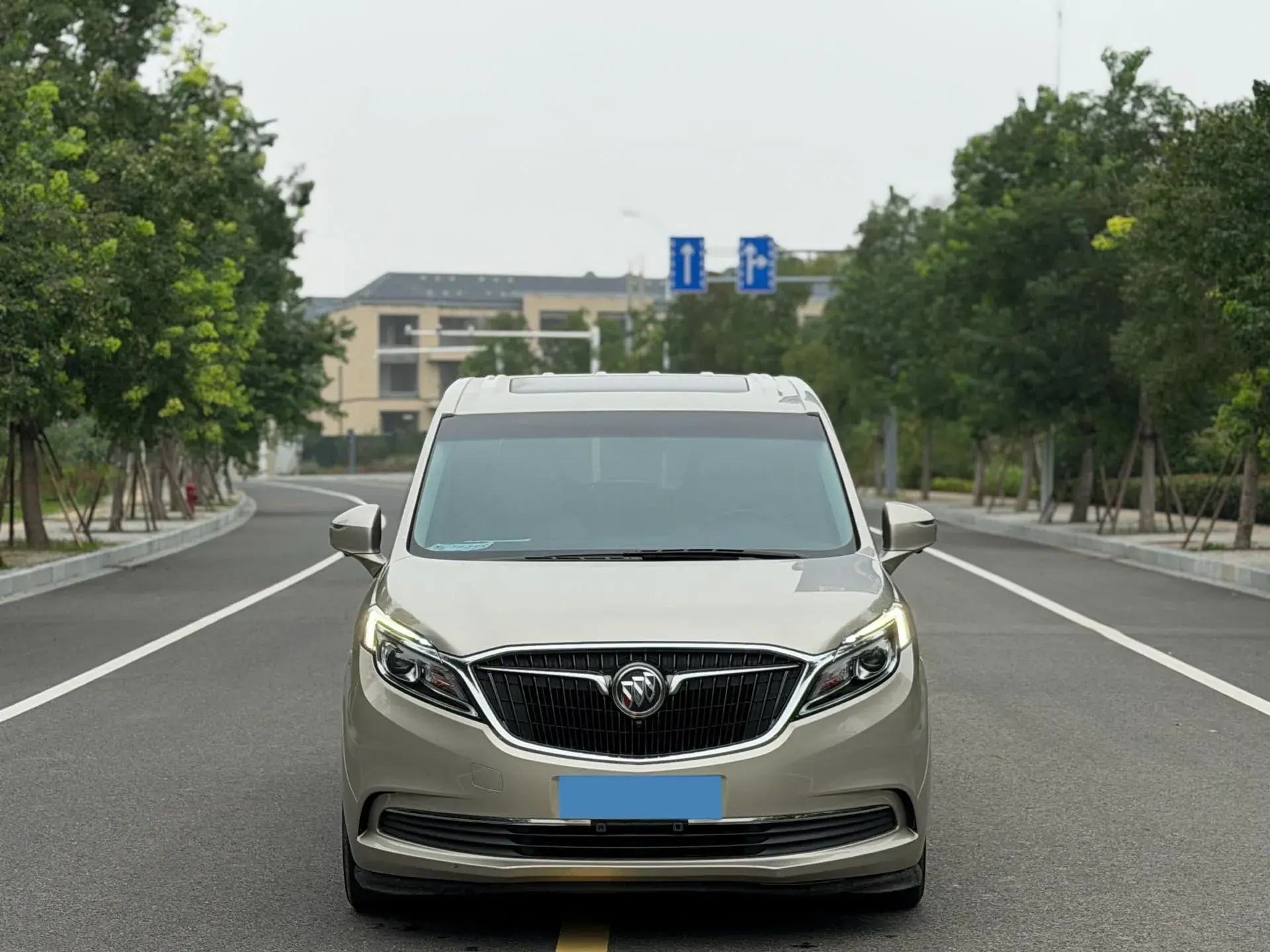 2018 BUICK GL8 thumbnail 2