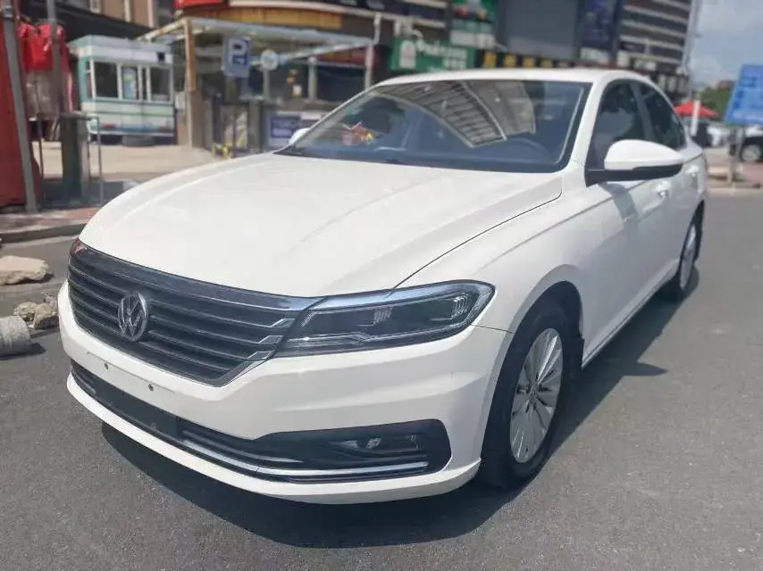 2018 VOLKSWAGEN LAVIDA view 1