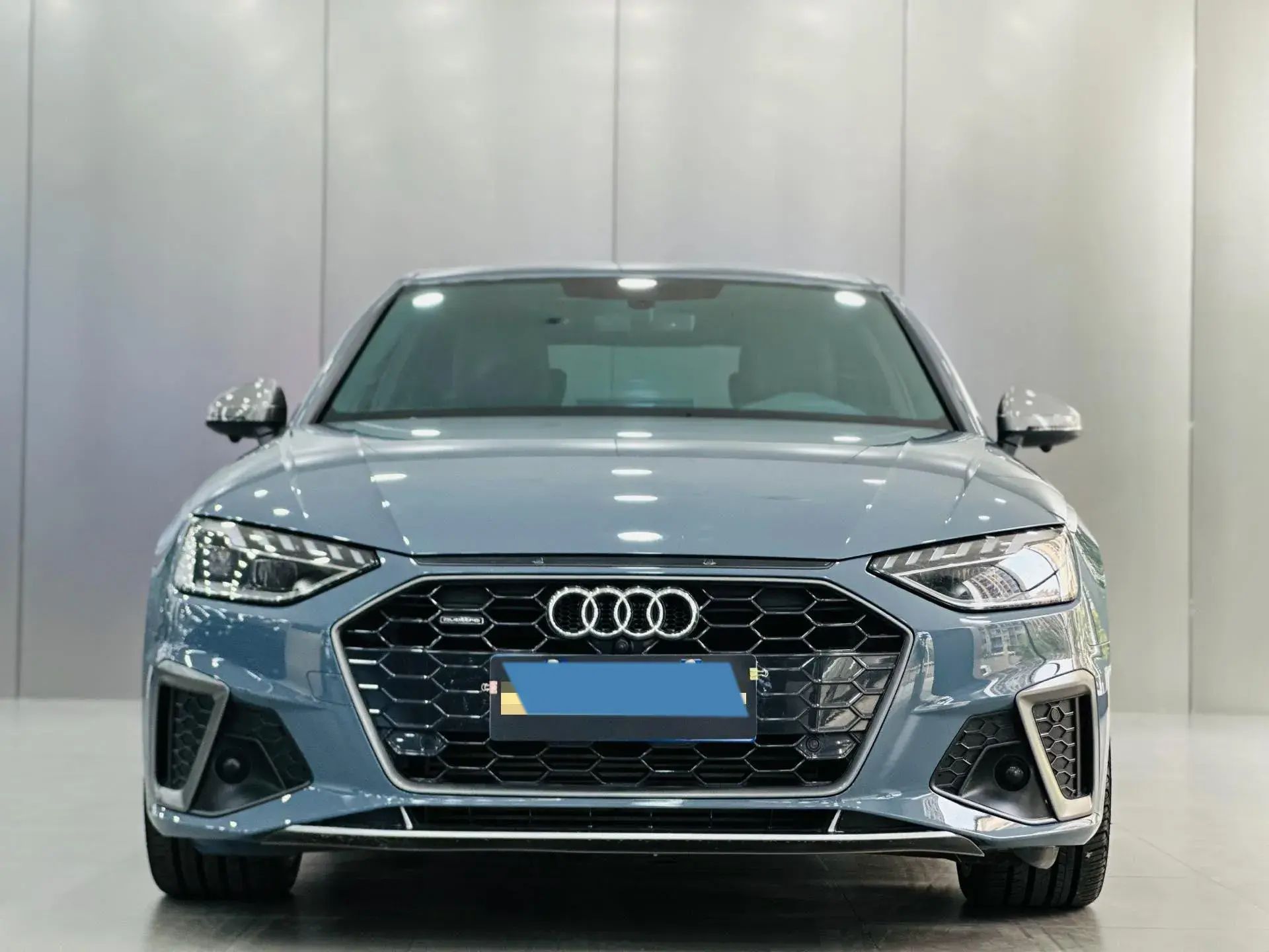 2022 AUDI A4L thumbnail 2