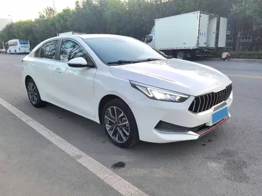 2021 KIA K3 thumbnail 3