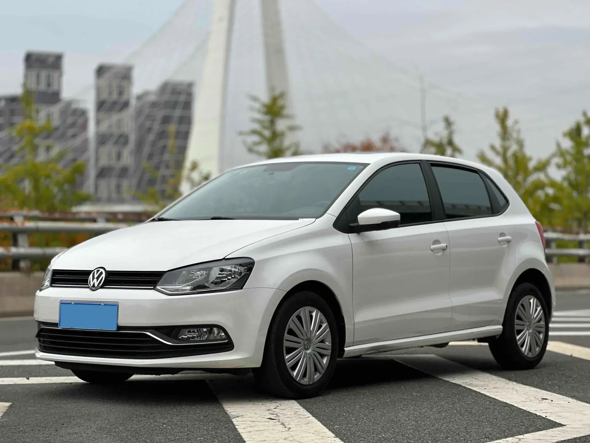 2018 VOLKSWAGEN POLO view 1