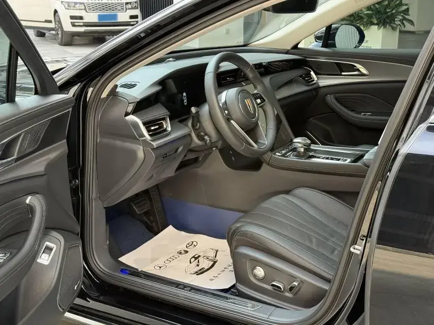 2024 HONGQI H5 thumbnail 4