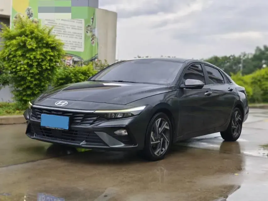 2022 Hyundai Elantra 1.5L 115HP L4 CVT