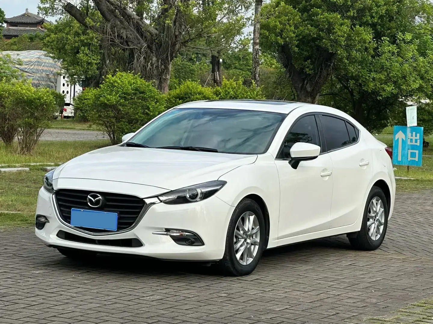 2019 MAZDA 3 view 1