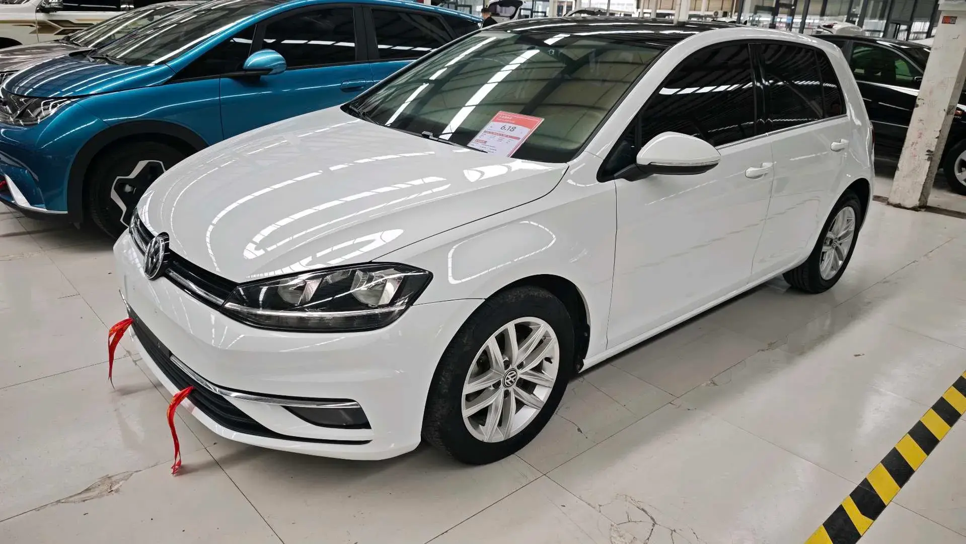 2018 VOLKSWAGEN GOLF view 1