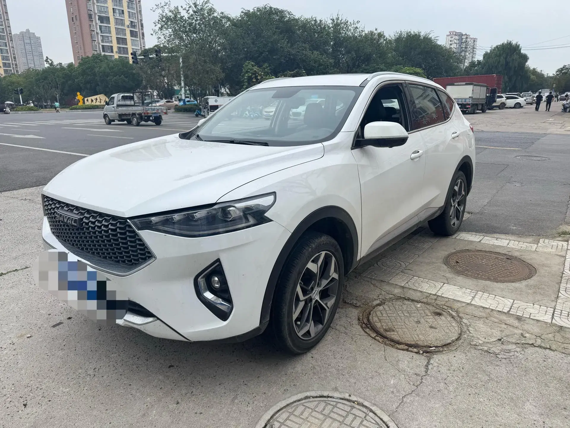 2019 HAVAL F7 view 1