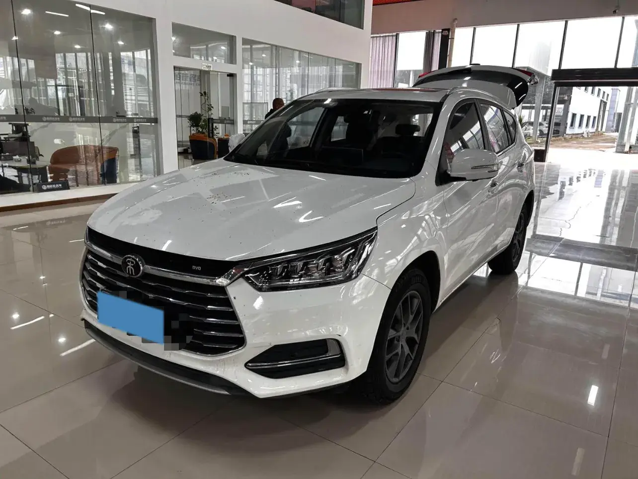 2019 BYD SONG view 1