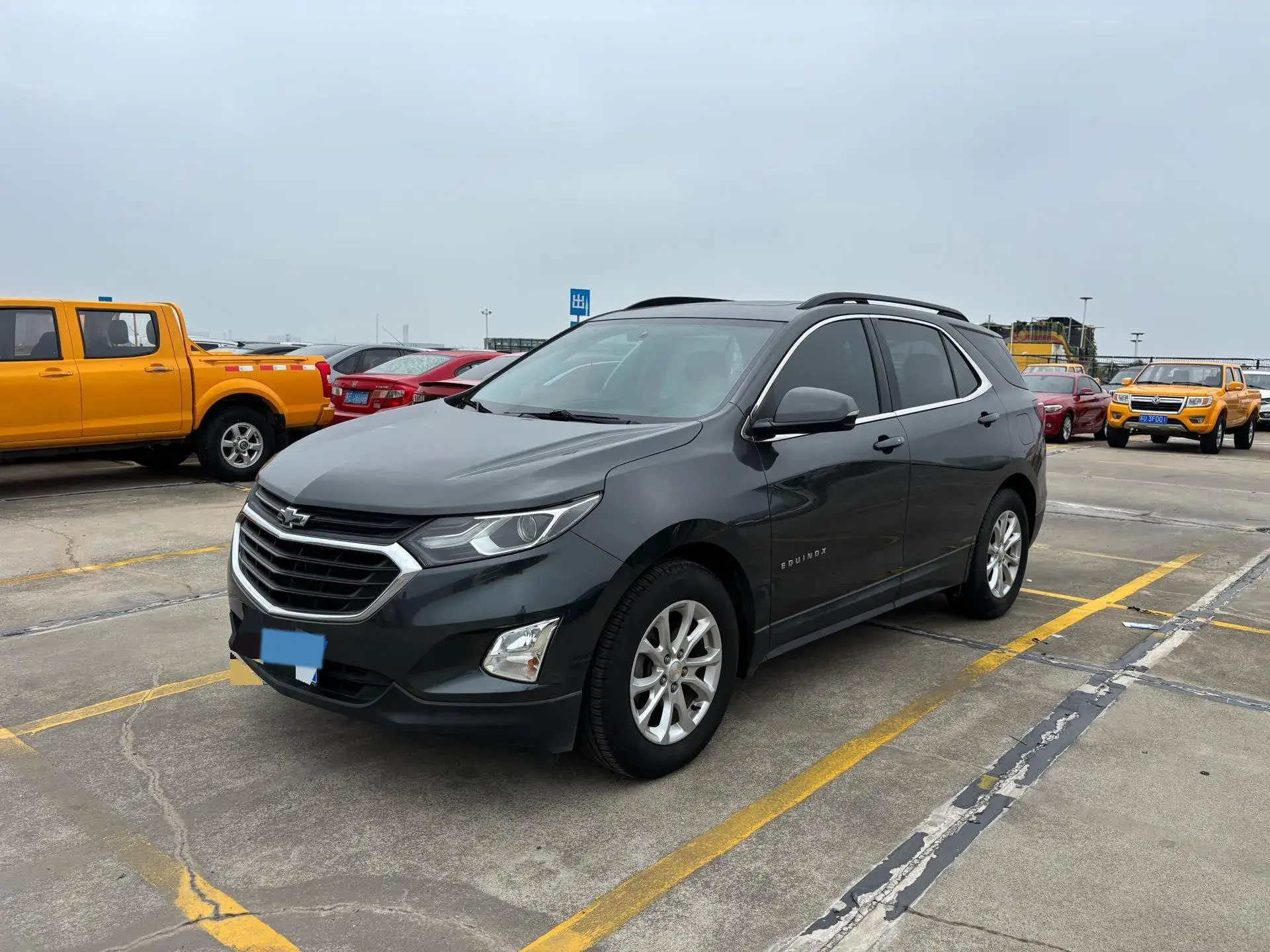 2018 CHEVROLET EQUINOX view 1