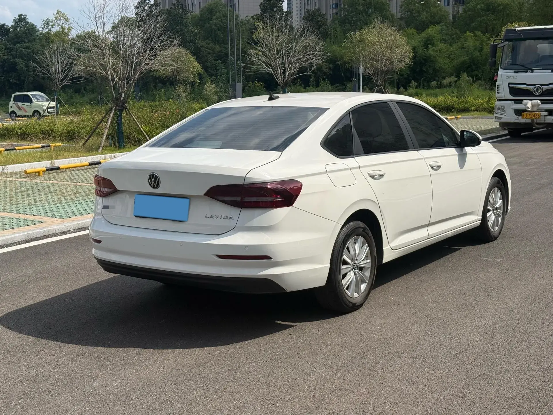 2021 VOLKSWAGEN LAVIDA thumbnail 4