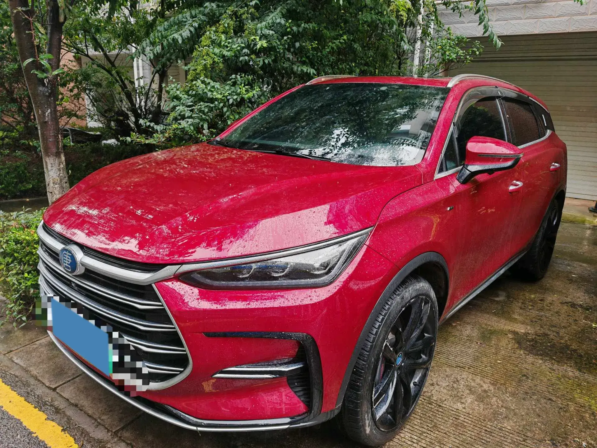 2021 BYD TANG view 1