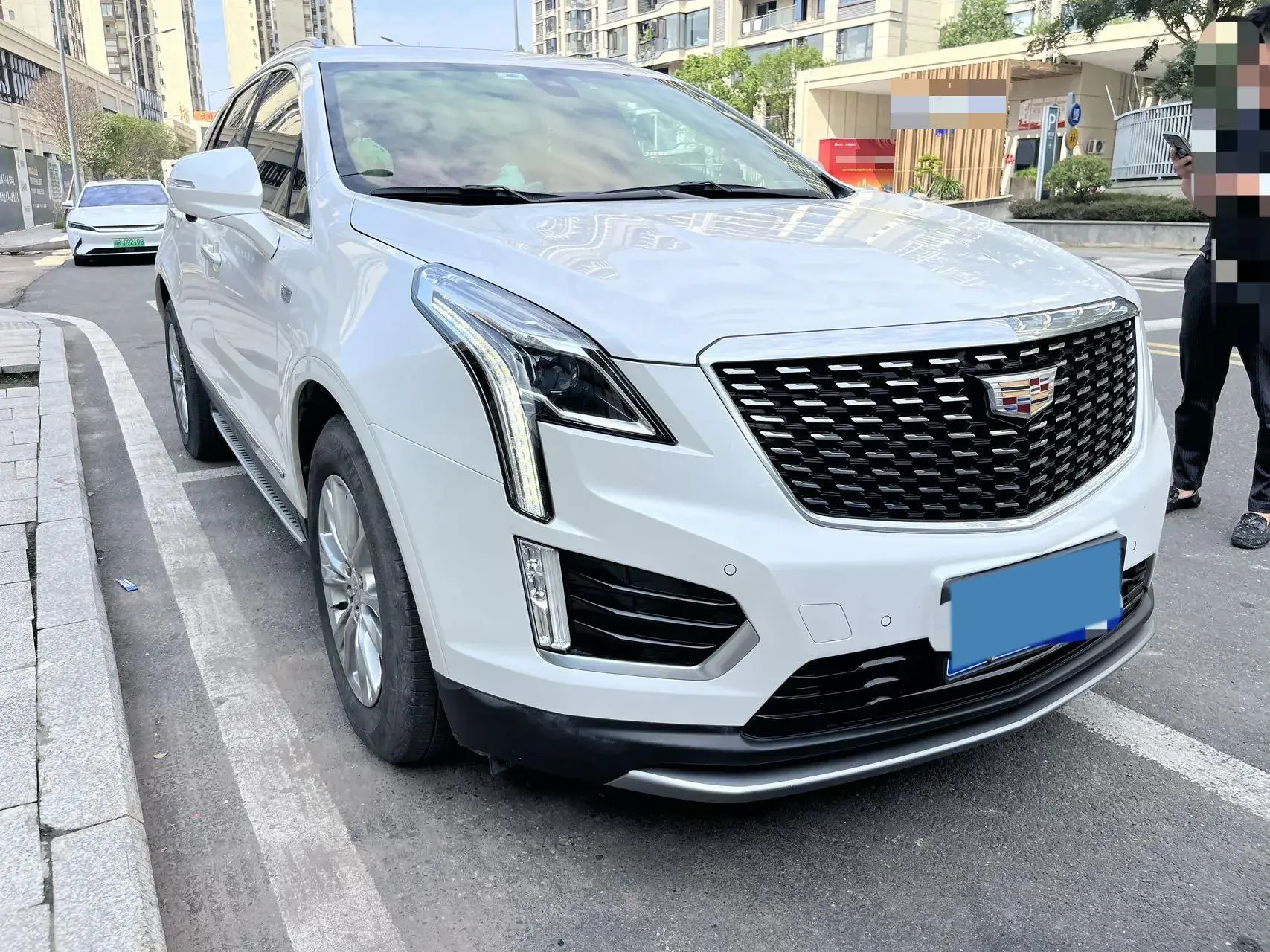 2022 CADILLAC XT5 thumbnail 2