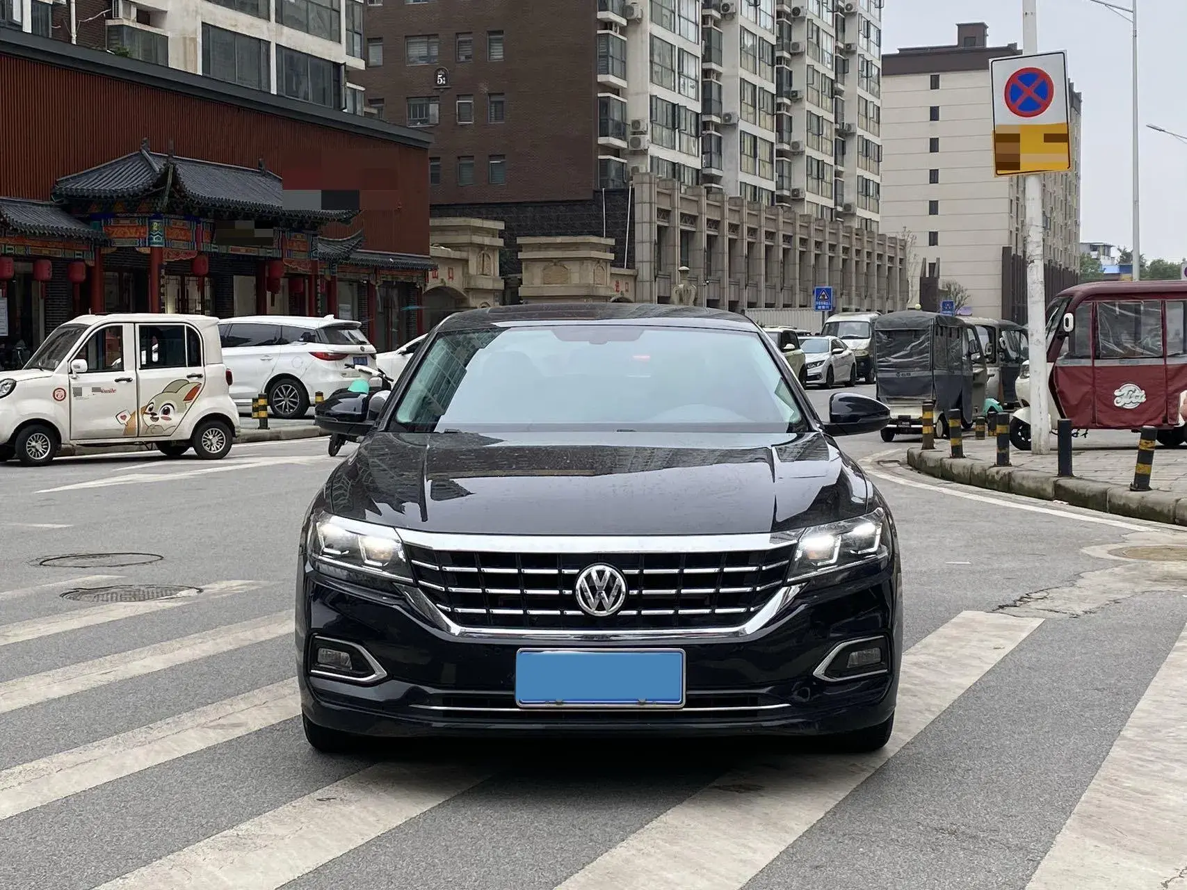 2019 VOLKSWAGEN PASSAT thumbnail 2