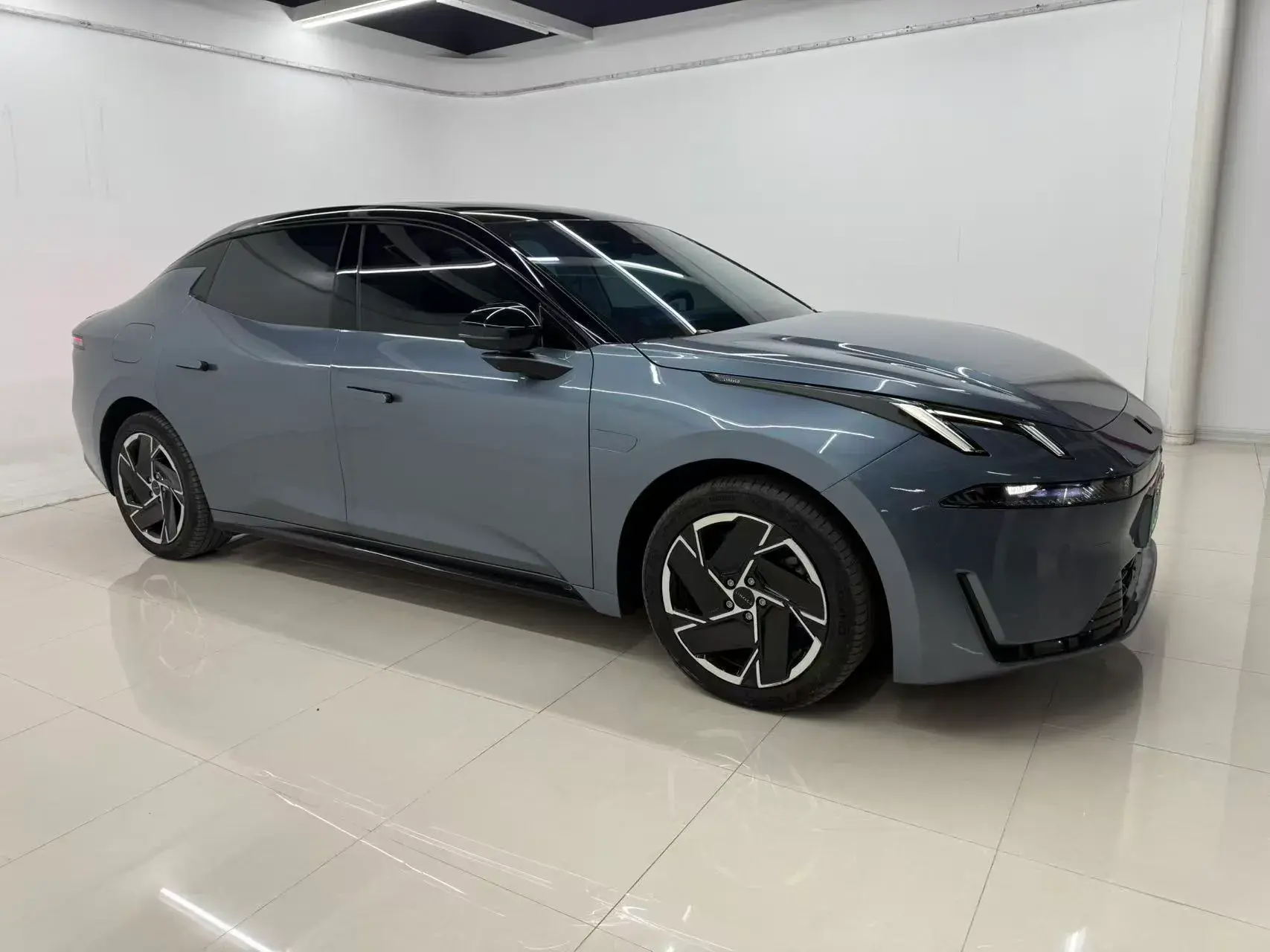 2024 LYNK&CO 07 thumbnail 3