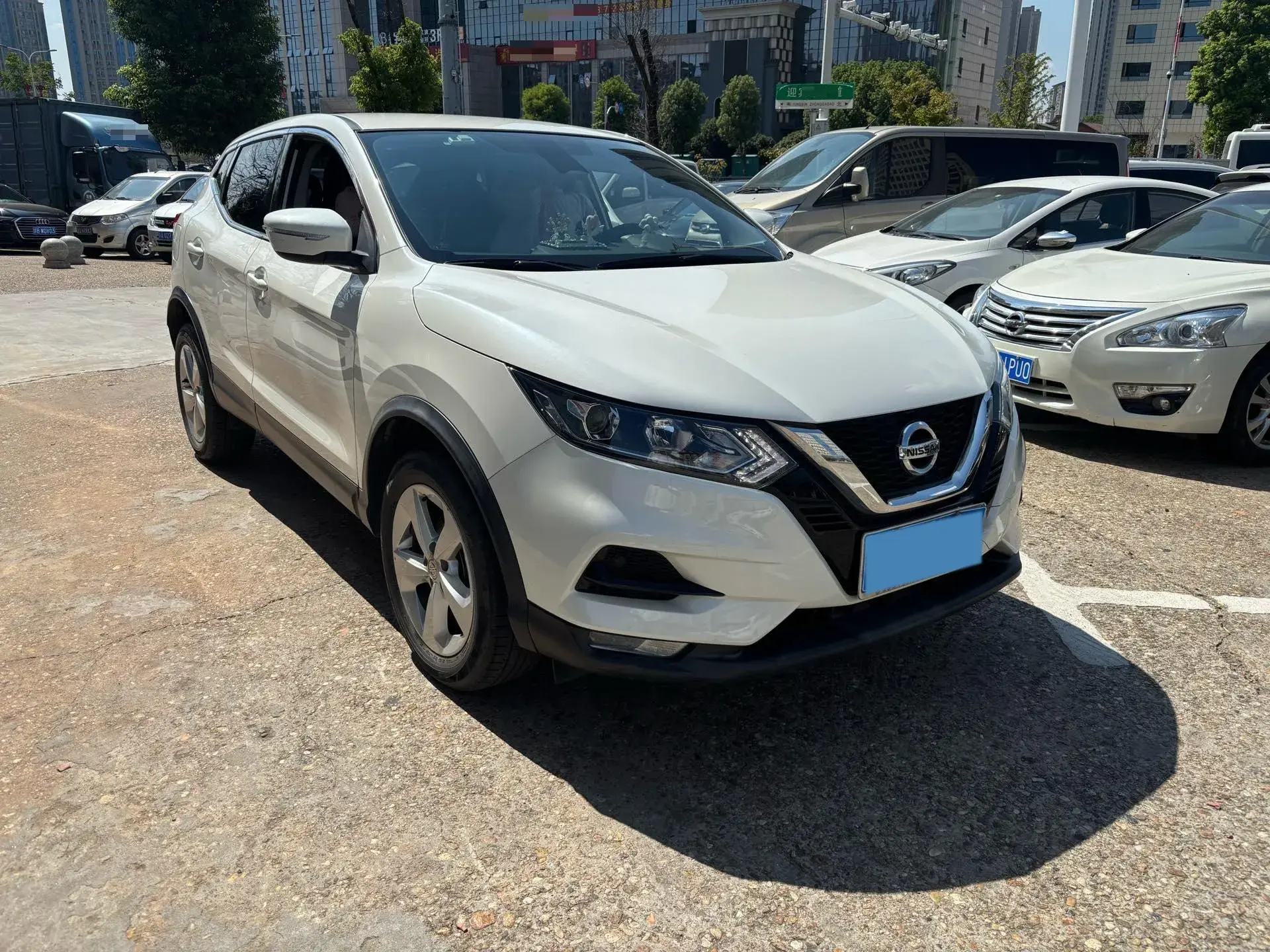 2021 NISSAN QASHQAI thumbnail 3