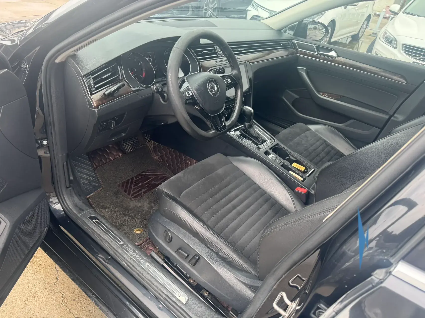 2018 VOLKSWAGEN MAGOTAN thumbnail 2