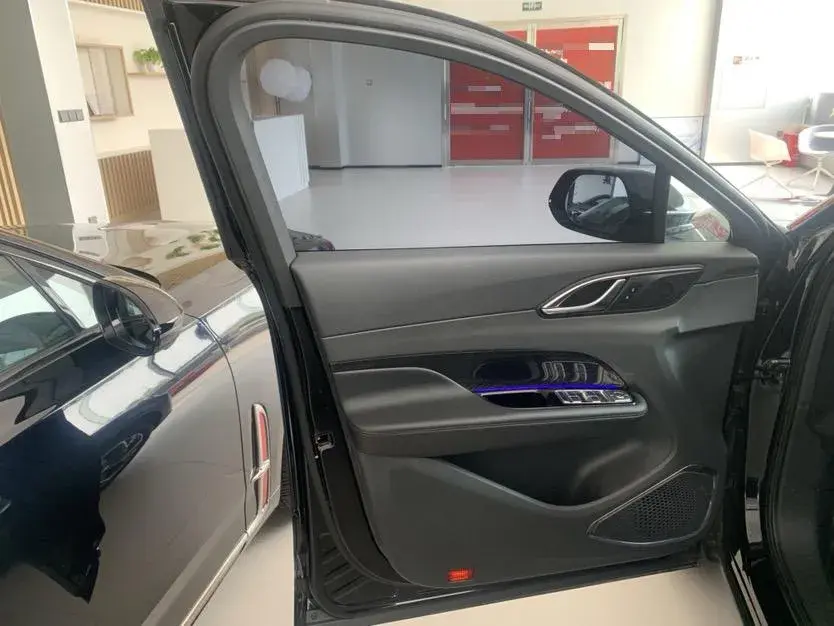 2024 HONGQI HS3 thumbnail 4