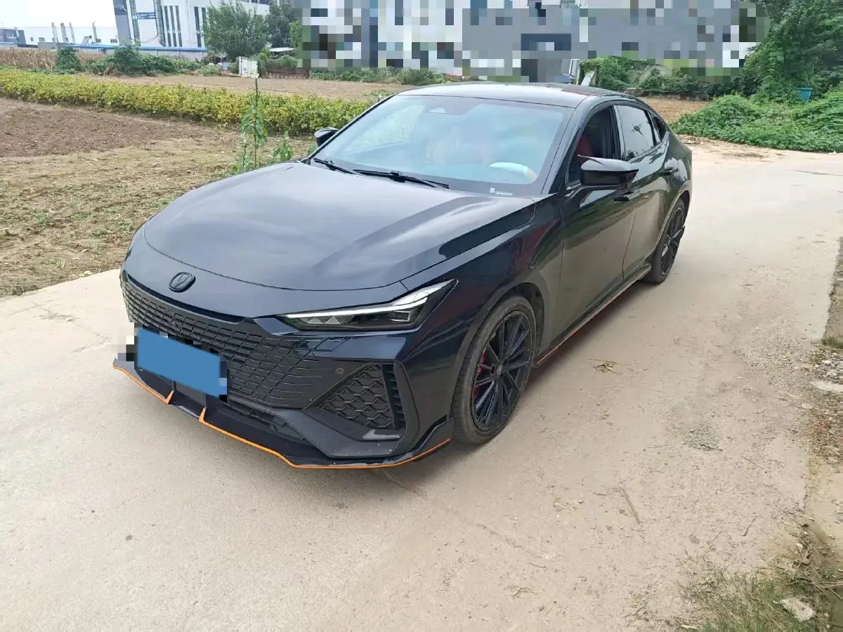 2023 ChangAn UNI-V 2.0T 233HP L4 8AT