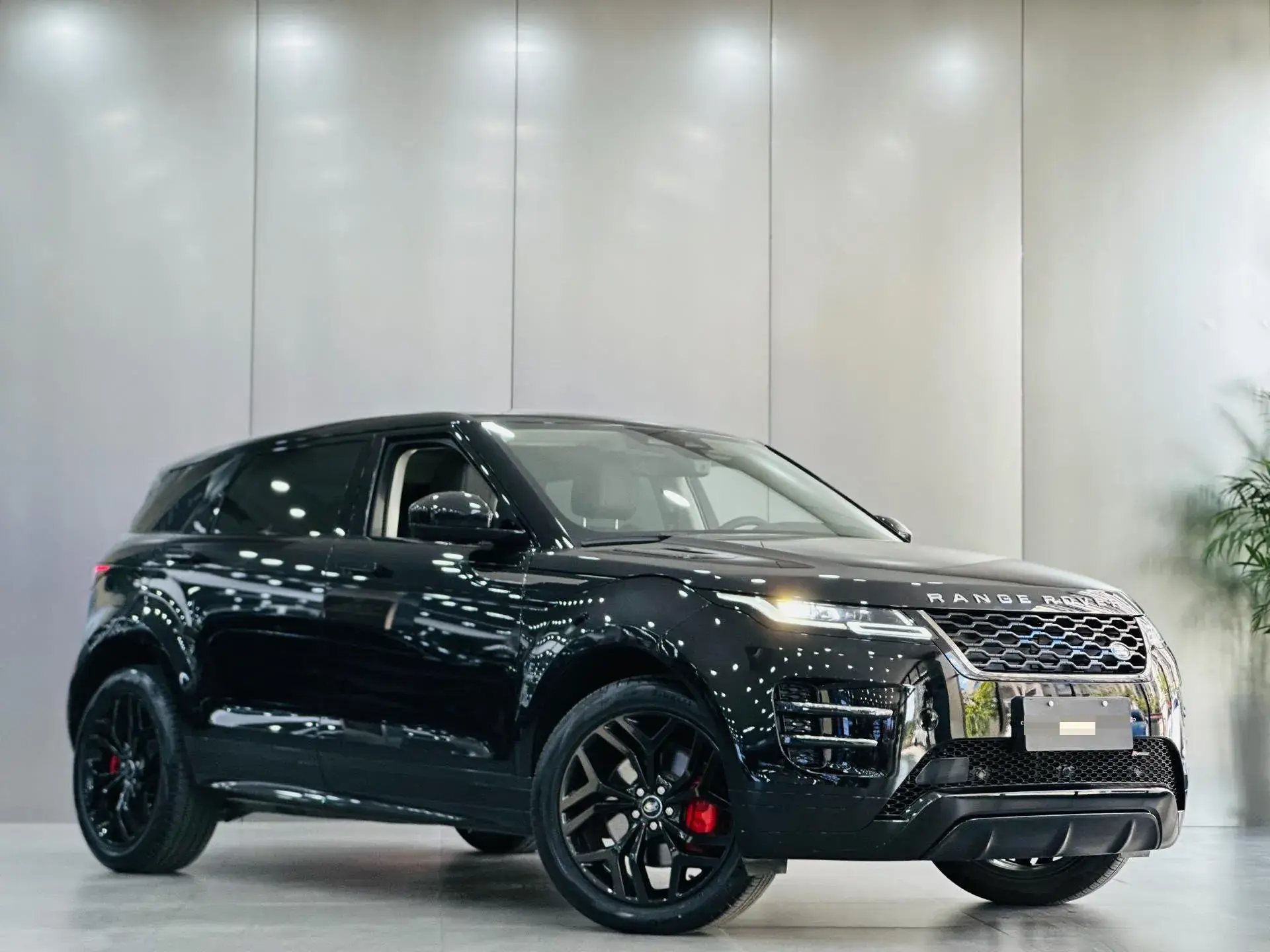 2023 LAND ROVER thumbnail 3