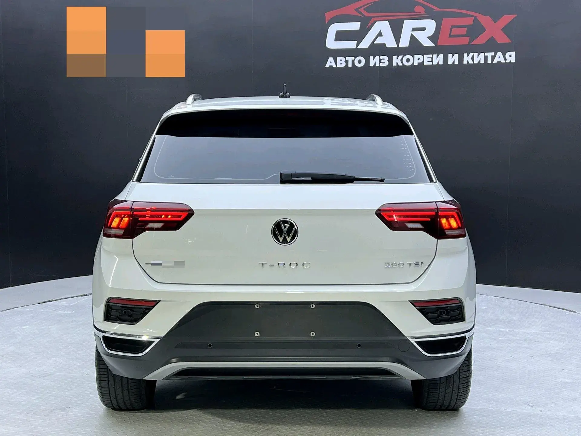 2021 VOLKSWAGEN T-ROC thumbnail 4