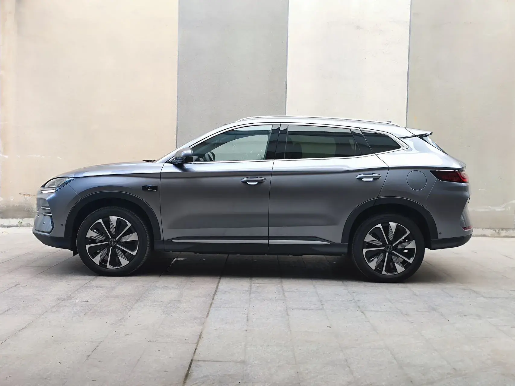 2025 BYD SONG thumbnail 4