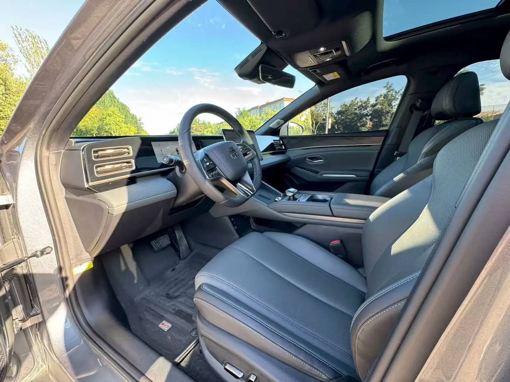 2023 BYD QIN thumbnail 4