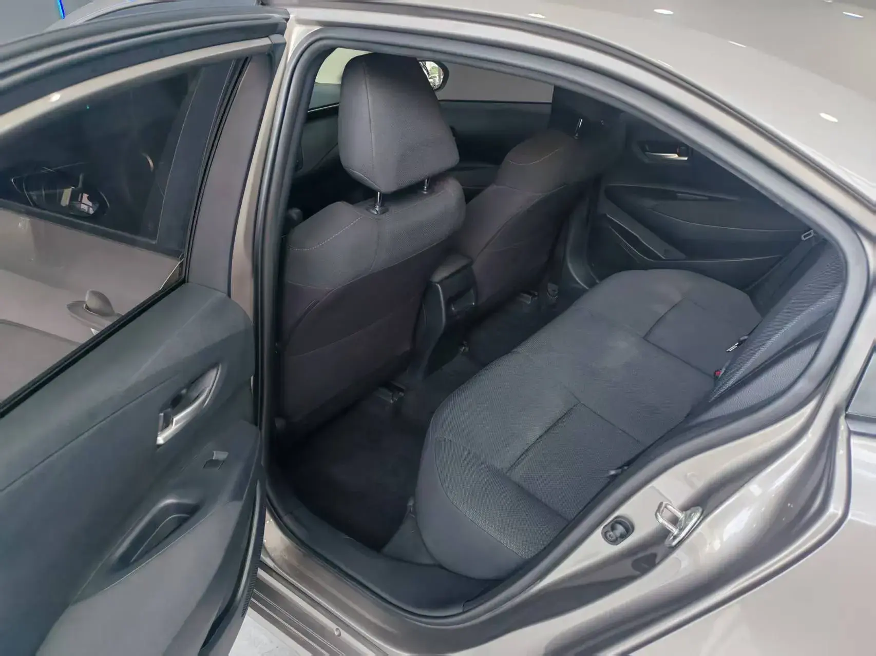 2021 TOYOTA COROLLA thumbnail 3