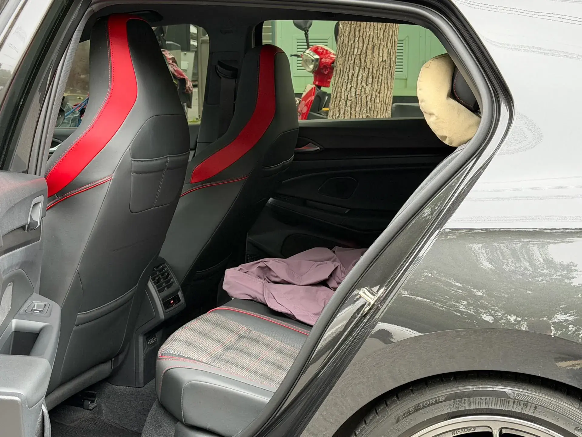 2021 VOLKSWAGEN GOLFGTI thumbnail 4