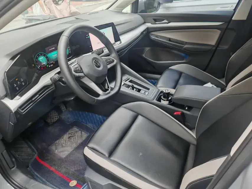 2021 VOLKSWAGEN GOLF thumbnail 3