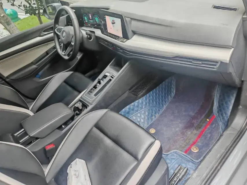 2021 VOLKSWAGEN GOLF thumbnail 4