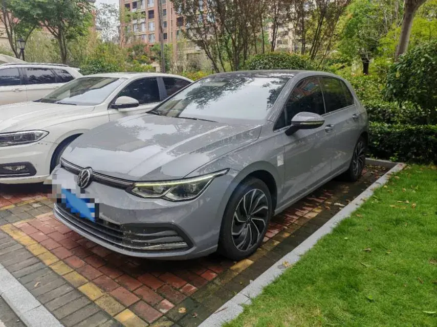 2021 VOLKSWAGEN GOLF view 1