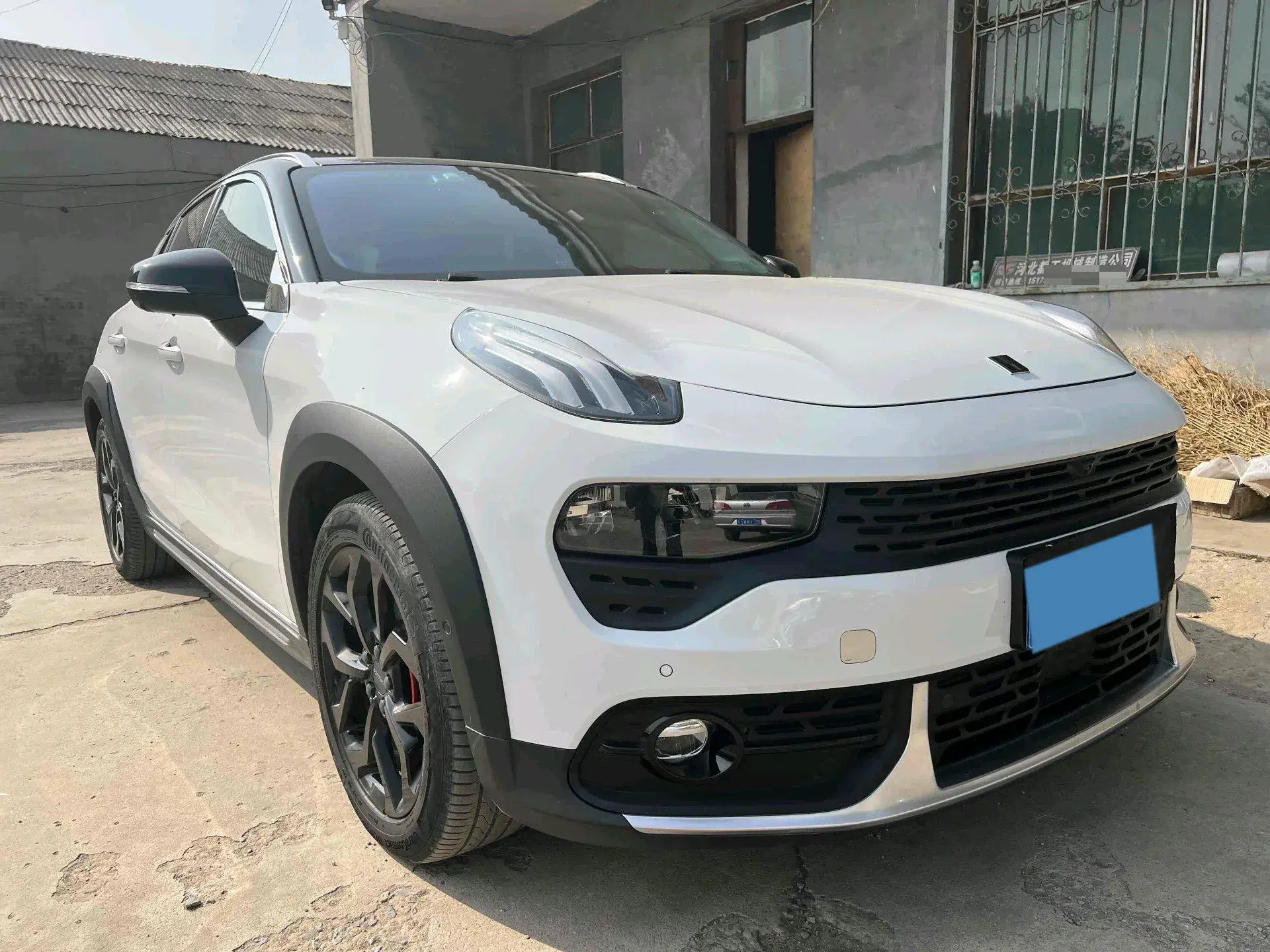 2018 LYNK&CO 02 thumbnail 2