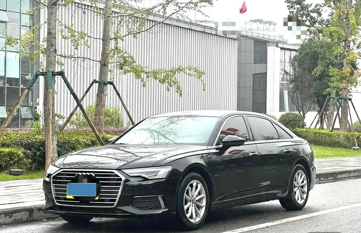 2021 AUDI A6L view 1