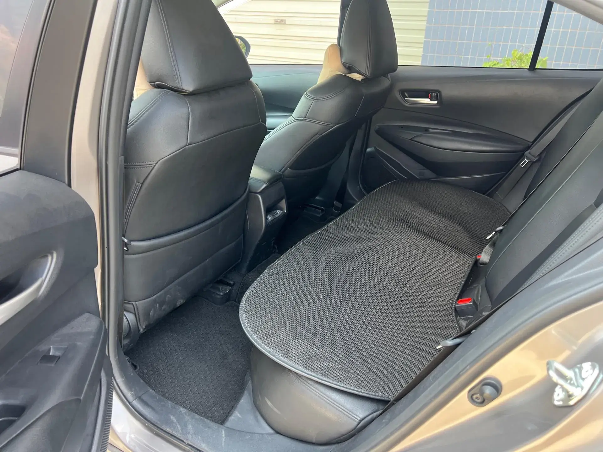 2021 TOYOTA COROLLA thumbnail 4