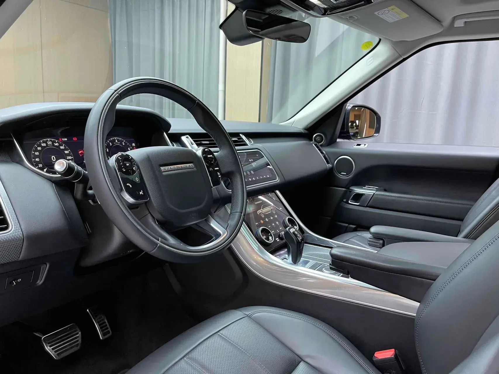 2018 LAND ROVER thumbnail 2