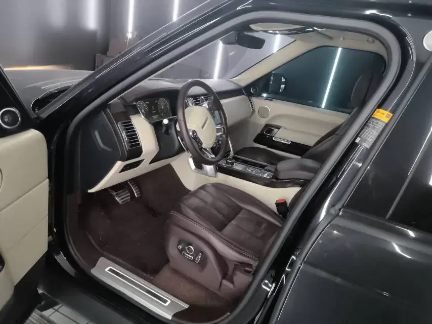 2017 LAND ROVER thumbnail 2